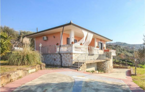 Stunning home in Castellabate with WiFi and 3 Bedrooms